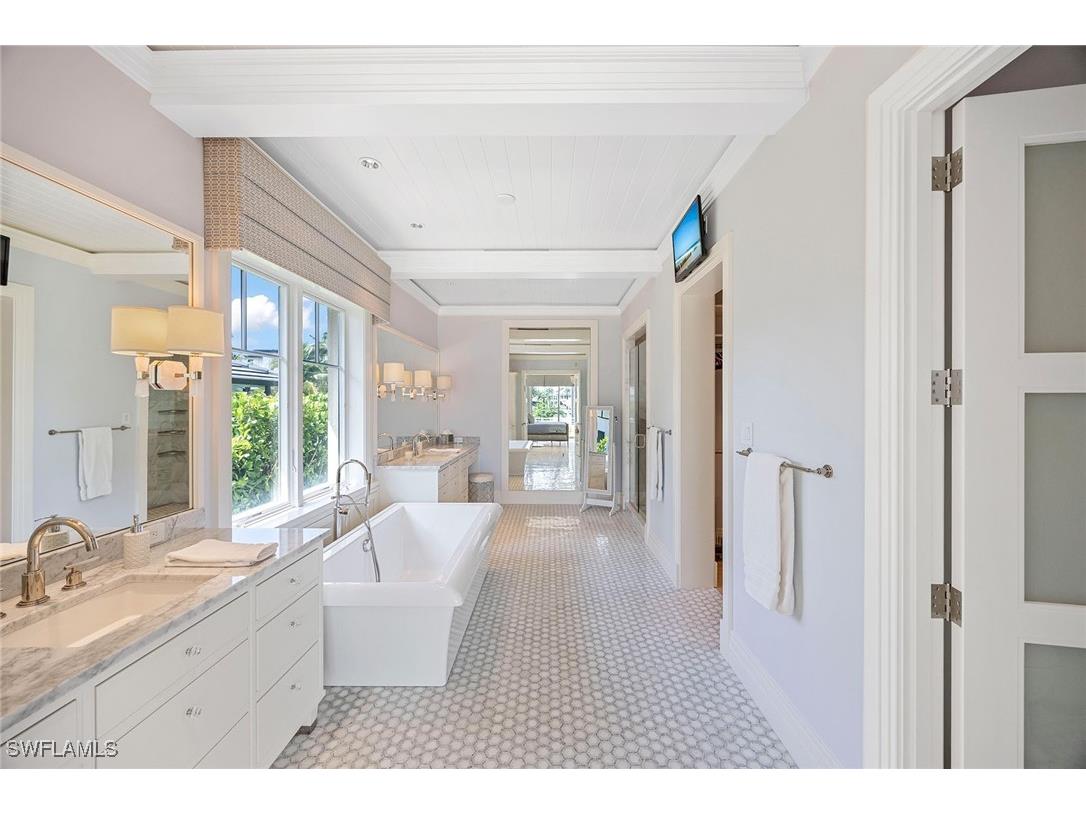 221 Aqua Court Naples FL 34102 225070603 image23