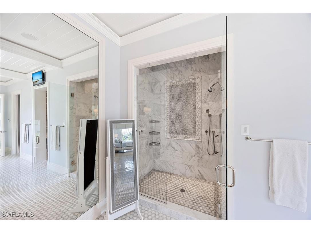 221 Aqua Court Naples FL 34102 225070603 image25