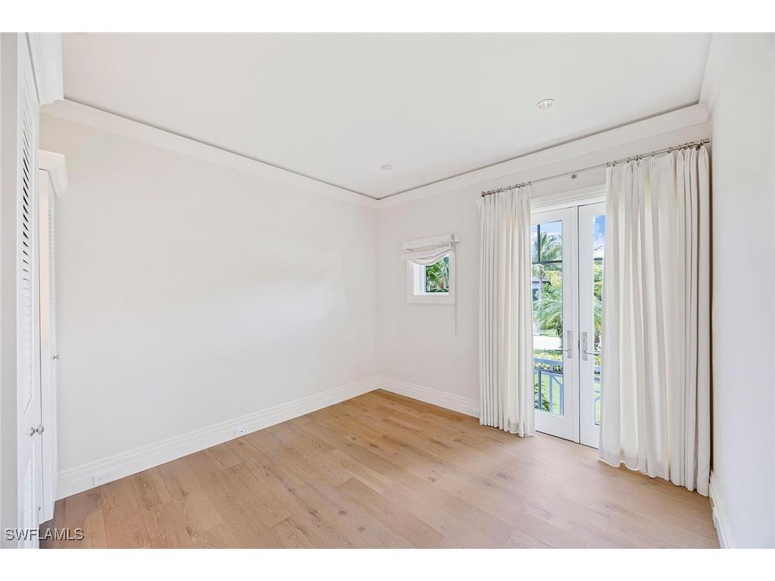 221 Aqua Court Naples FL 34102 225070603 image26