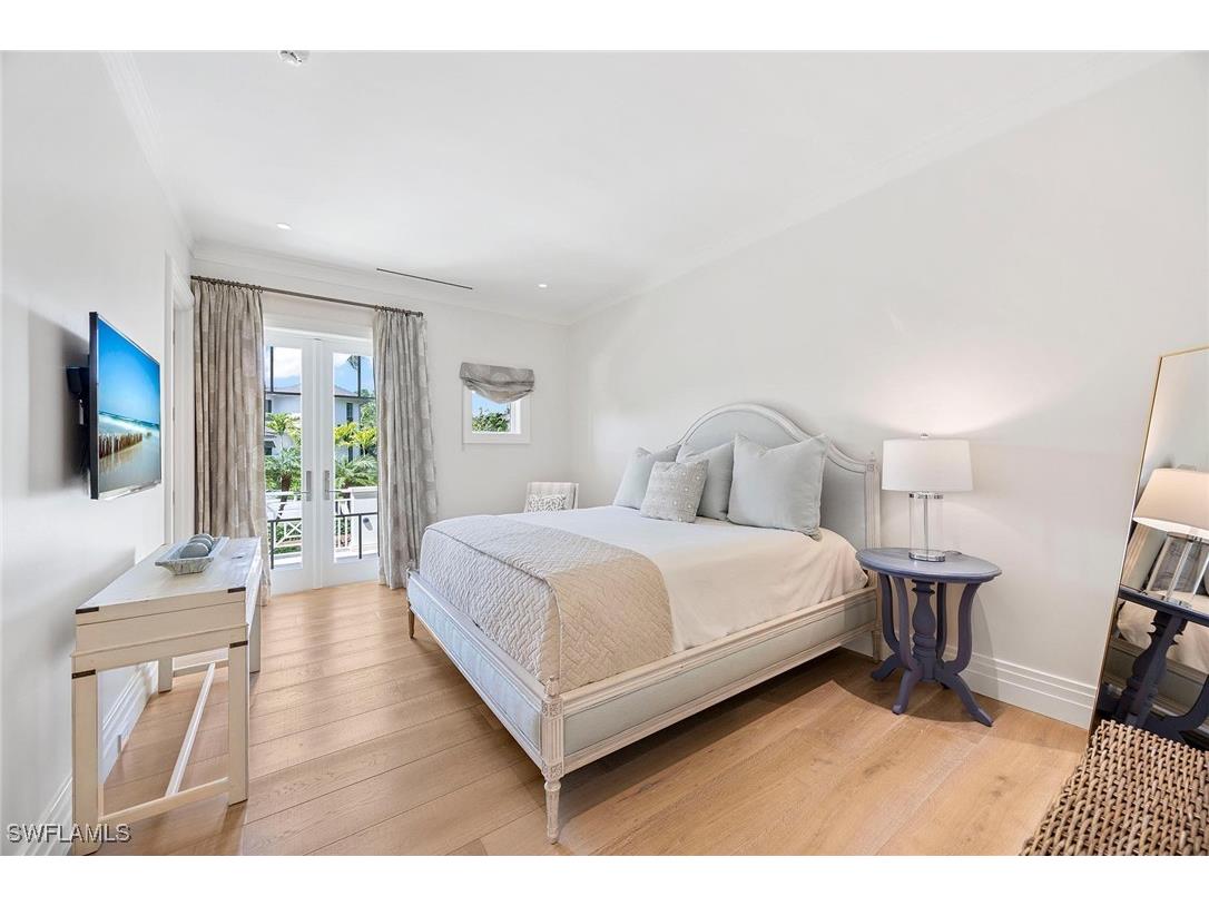 221 Aqua Court Naples FL 34102 225070603 image28