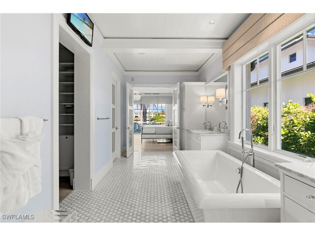 221 Aqua Court Naples FL 34102 226001865 image23