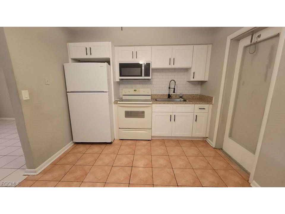 221 Cape Coral Parkway E Cape Coral FL 33904 2026012681 image4