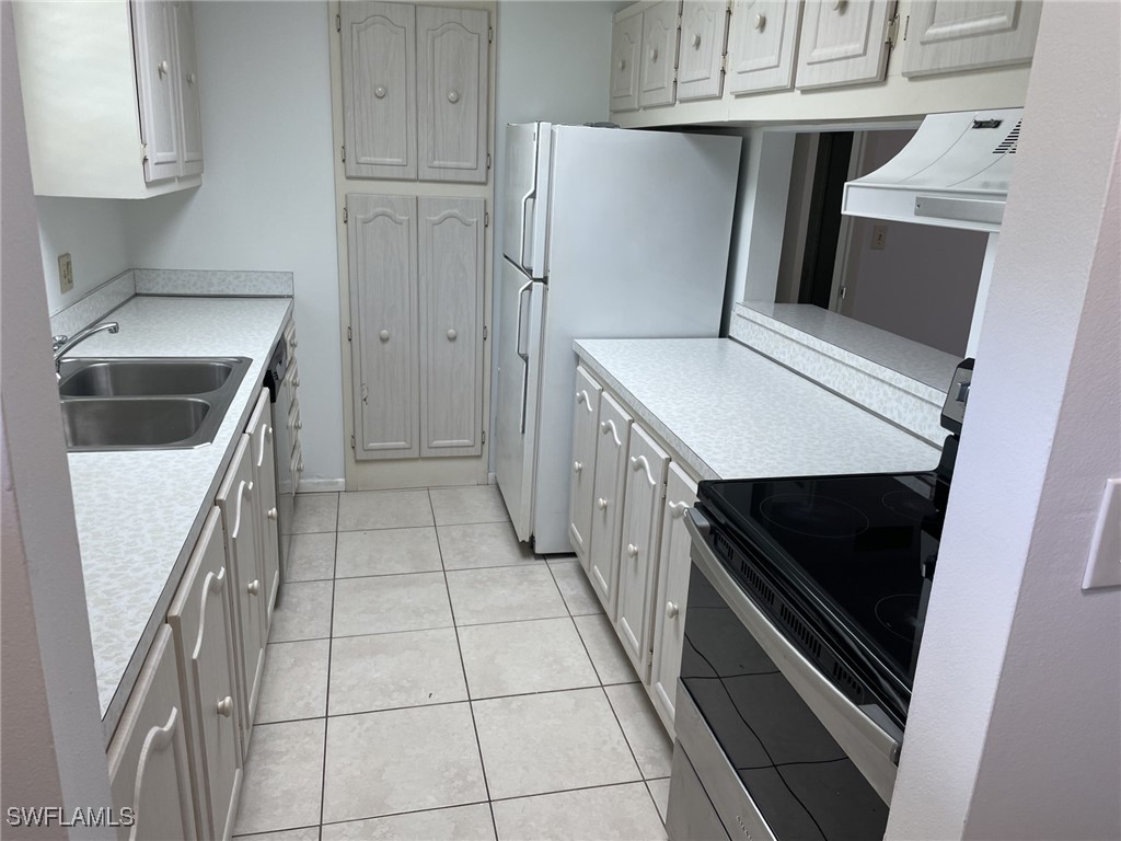 221 Cypress Way E #103 Naples FL 34110 225069556 image6