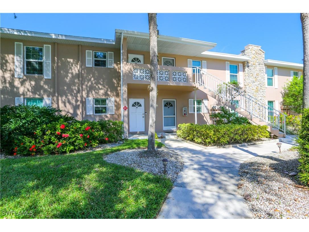 221 Cypress Way E #201 Naples FL 34110 225065381 image1