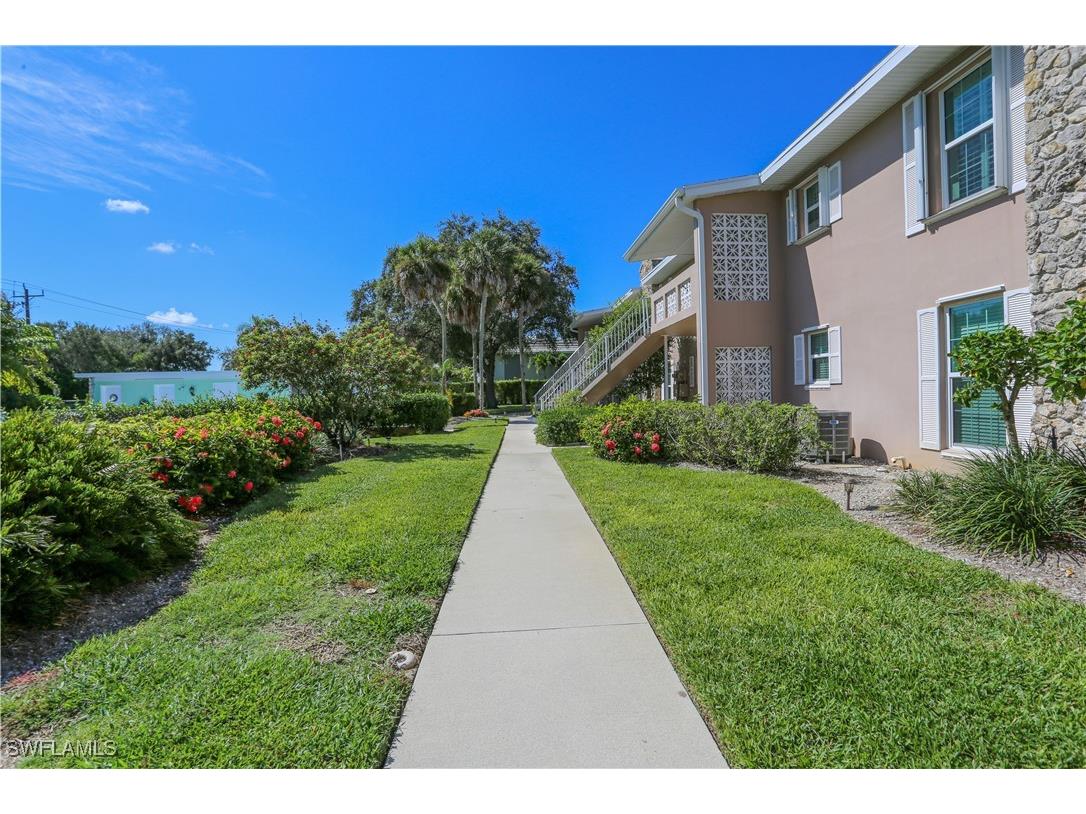 221 Cypress Way E #201 Naples FL 34110 225065381 image11