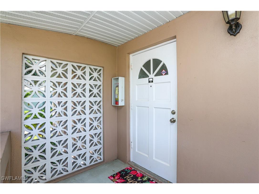 221 Cypress Way E #201 Naples FL 34110 225065381 image15