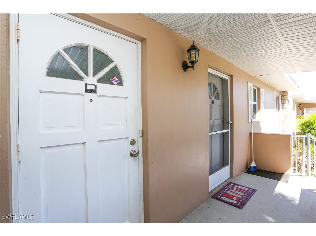 221 Cypress Way E #201 Naples FL 34110 225065381 image17