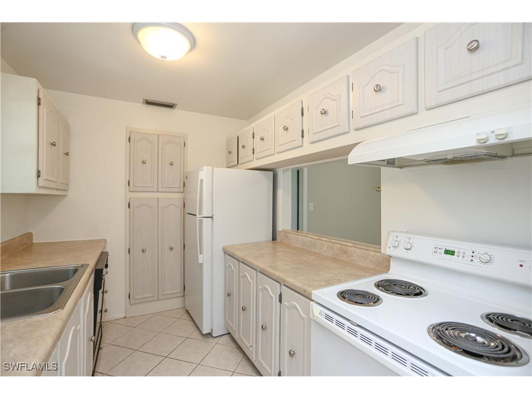 221 Cypress Way E #201 Naples FL 34110 225065381 image21