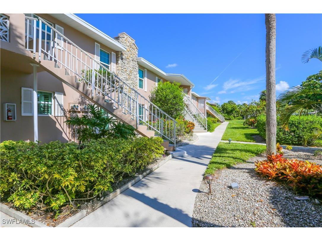221 Cypress Way E #201 Naples FL 34110 225065381 image4
