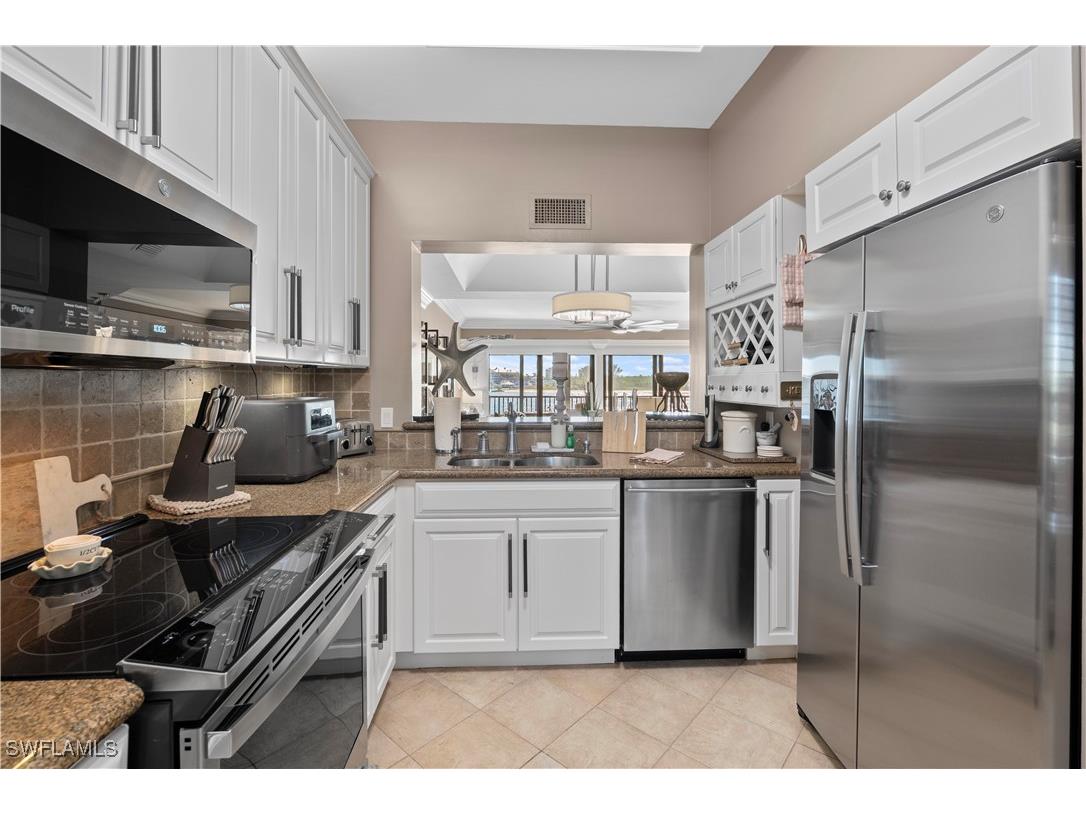 221 La Peninsula Boulevard #221 Naples FL 34113 225081116 image10