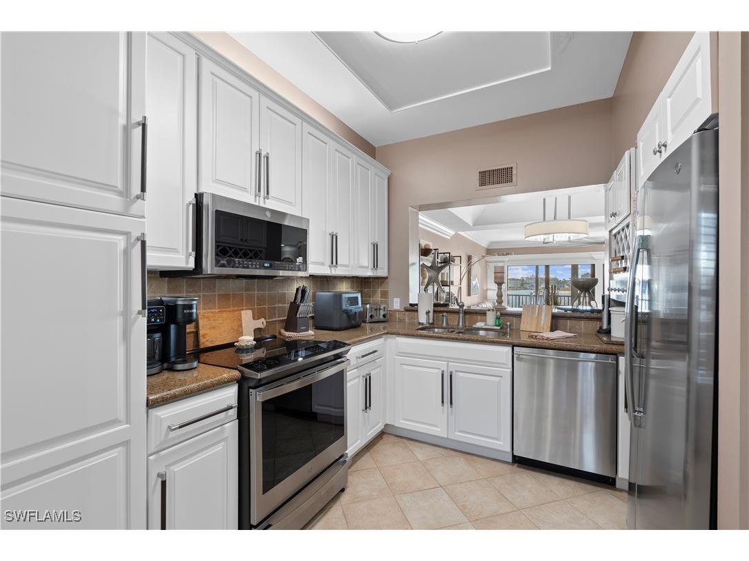 221 La Peninsula Boulevard #221 Naples FL 34113 225081116 image9