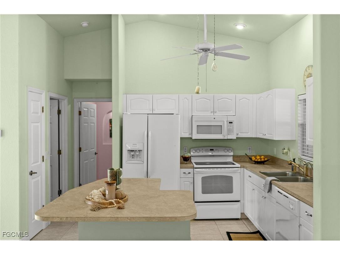 221 NE 14th Terrace Cape Coral FL 33909 2025025116 image1
