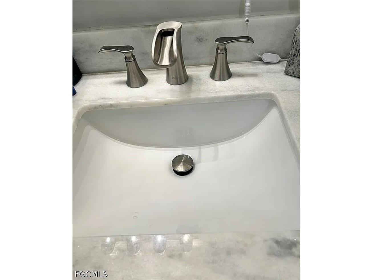 221 NW 3rd Place Cape Coral FL 33993 2026020241 image4