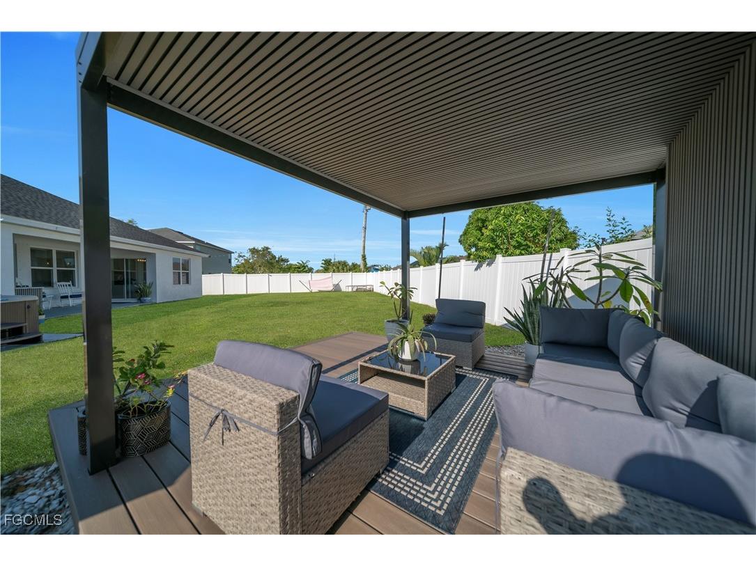 221 SW 21st Terrace Cape Coral FL 33991 2025017299 image4