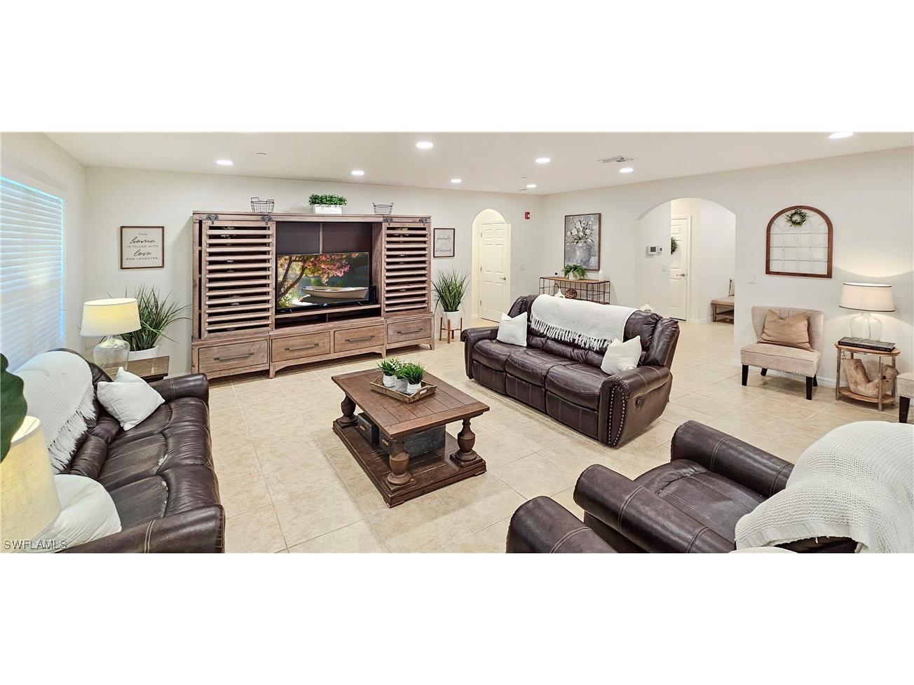 221 SW 21st Terrace Cape Coral FL 33991 223027646 image1