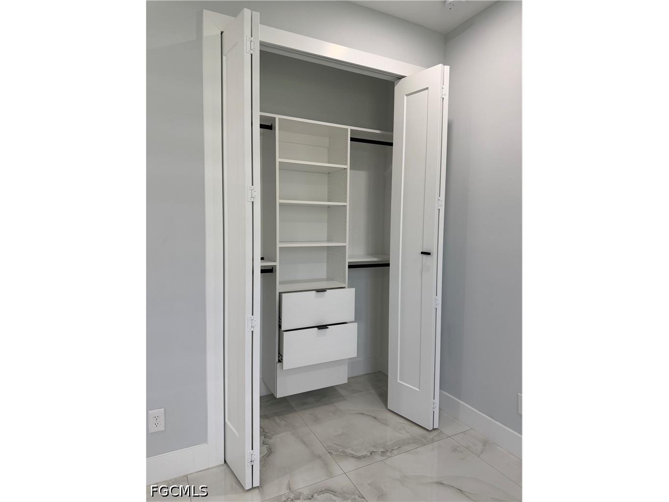 221 SW 25th Avenue Cape Coral FL 33991 2026024661 image33