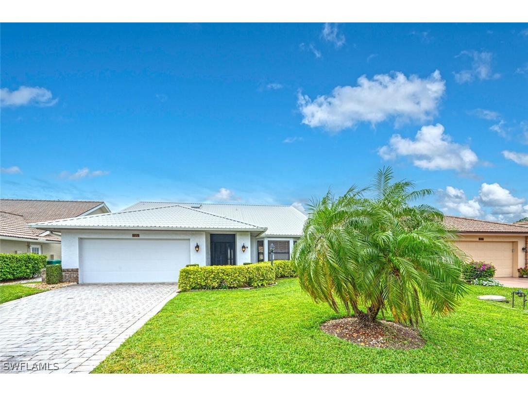 221 Saint James Way Naples FL 34104 224027664 image1