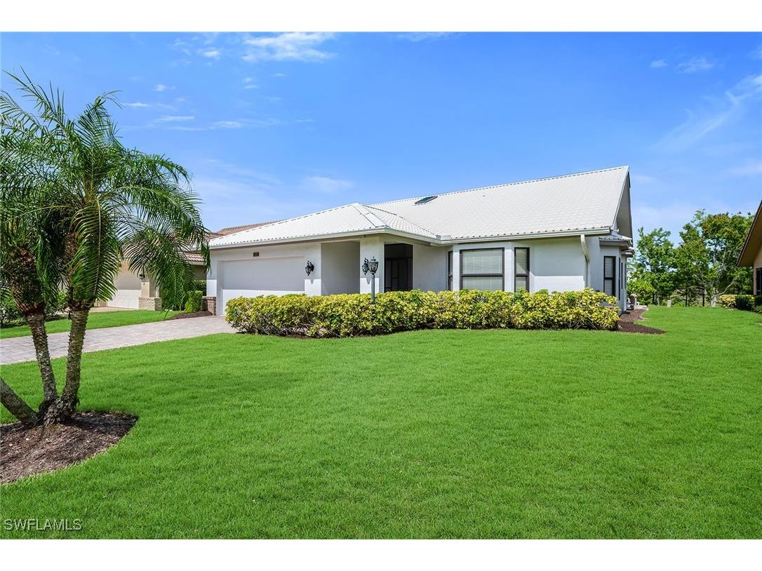 221 Saint James Way Naples FL 34104 225059991 image1