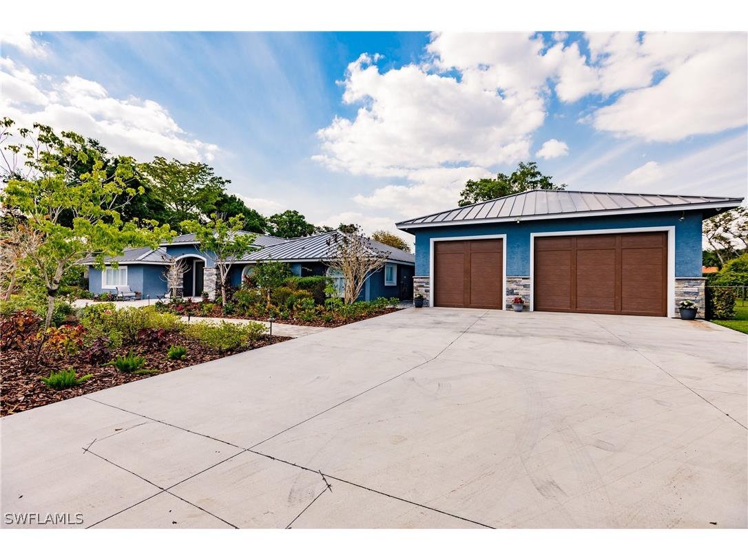 221 Tupelo Road Naples FL 34108 224011754 image1