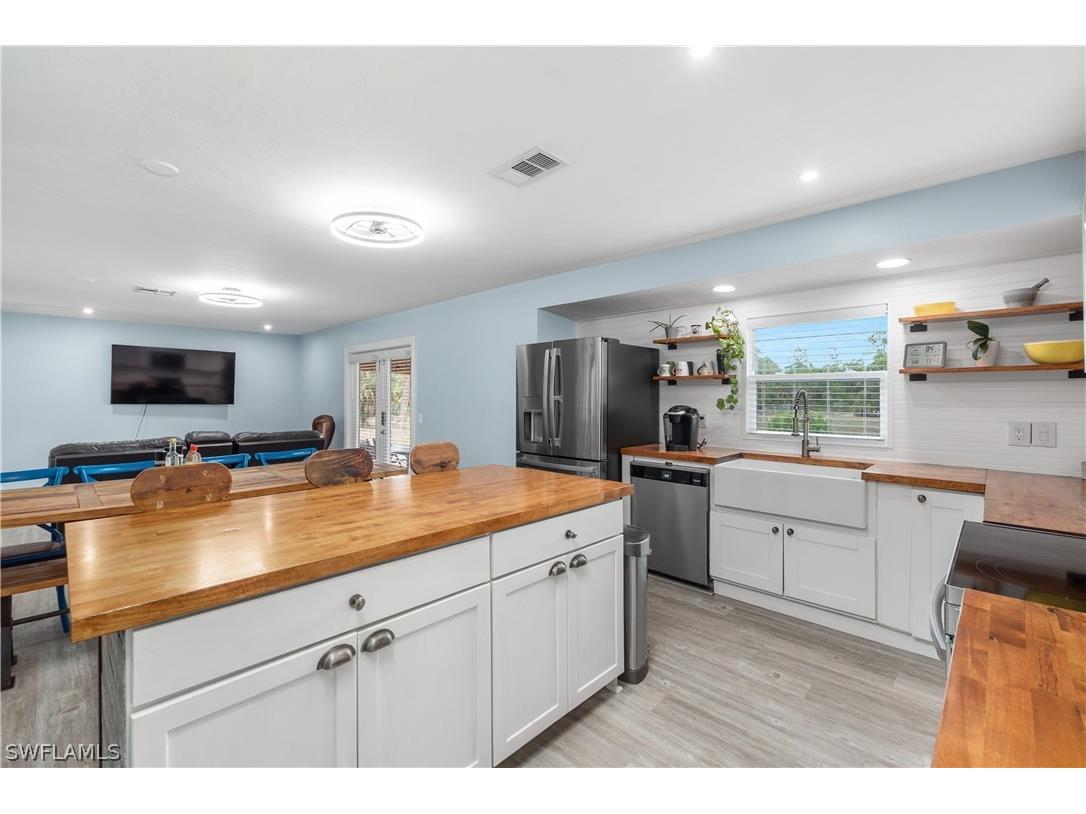 2210 20th Avenue NE Naples FL 34120 226010841 image10
