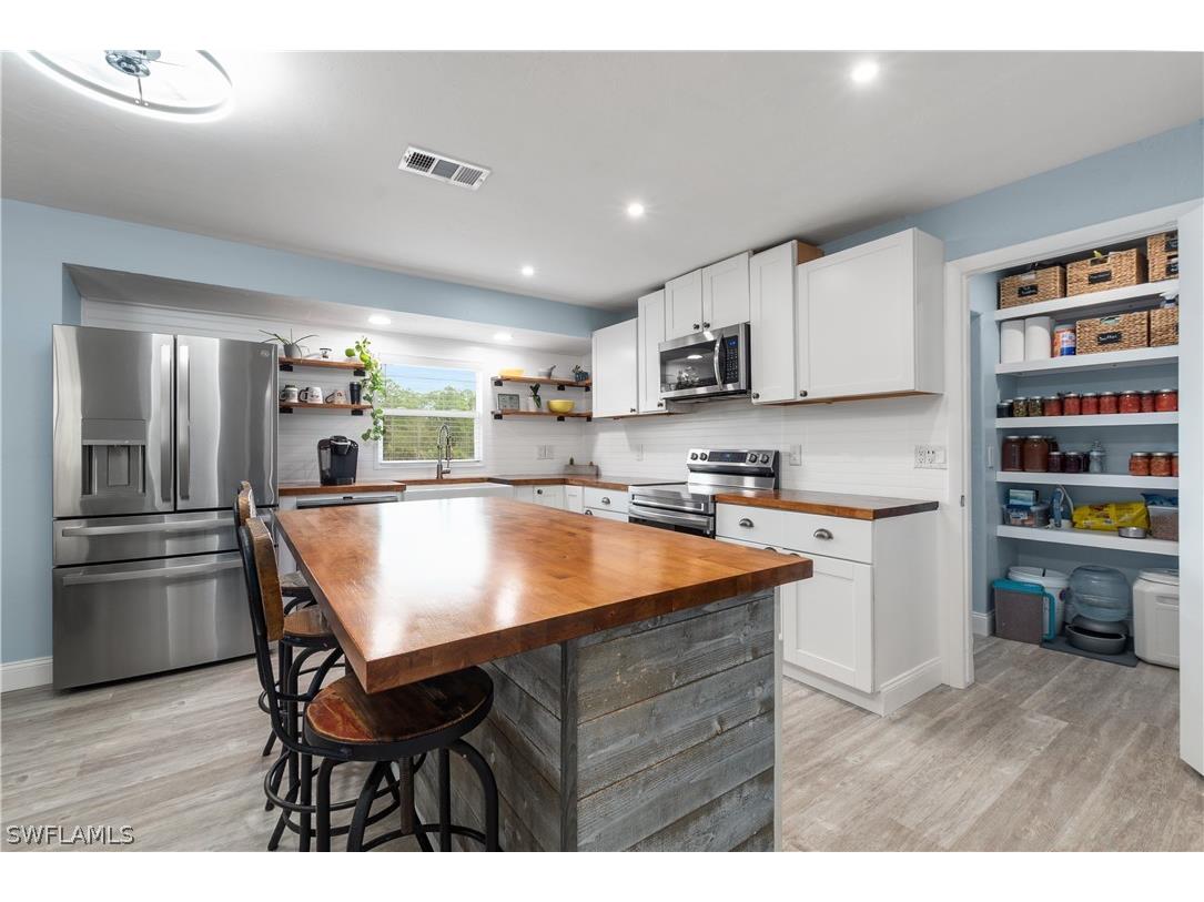 2210 20th Avenue NE Naples FL 34120 226010841 image8