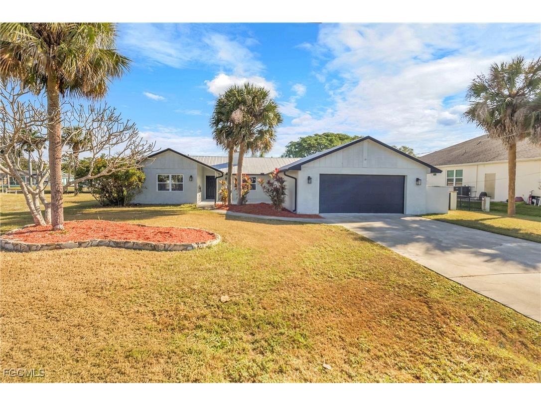 2210 Isle Of Pines Avenue E Fort Myers FL 33905 2025023306 image1