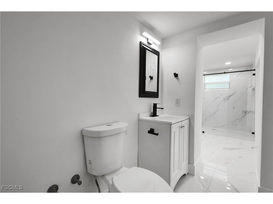 2210 Isle Of Pines Avenue E Fort Myers FL 33905 2025023306 image18