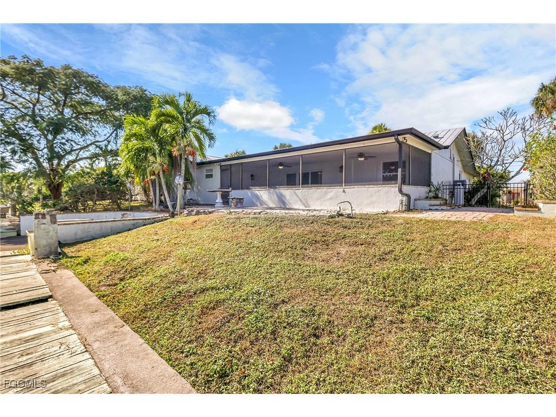 2210 Isle Of Pines Avenue E Fort Myers FL 33905 2025023306 image30