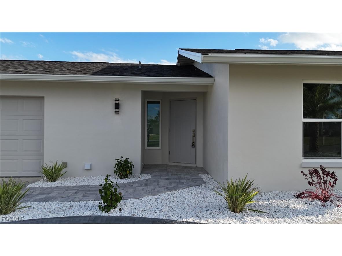 2210 SE 27th Terrace Cape Coral FL 33904 2025023435 image3