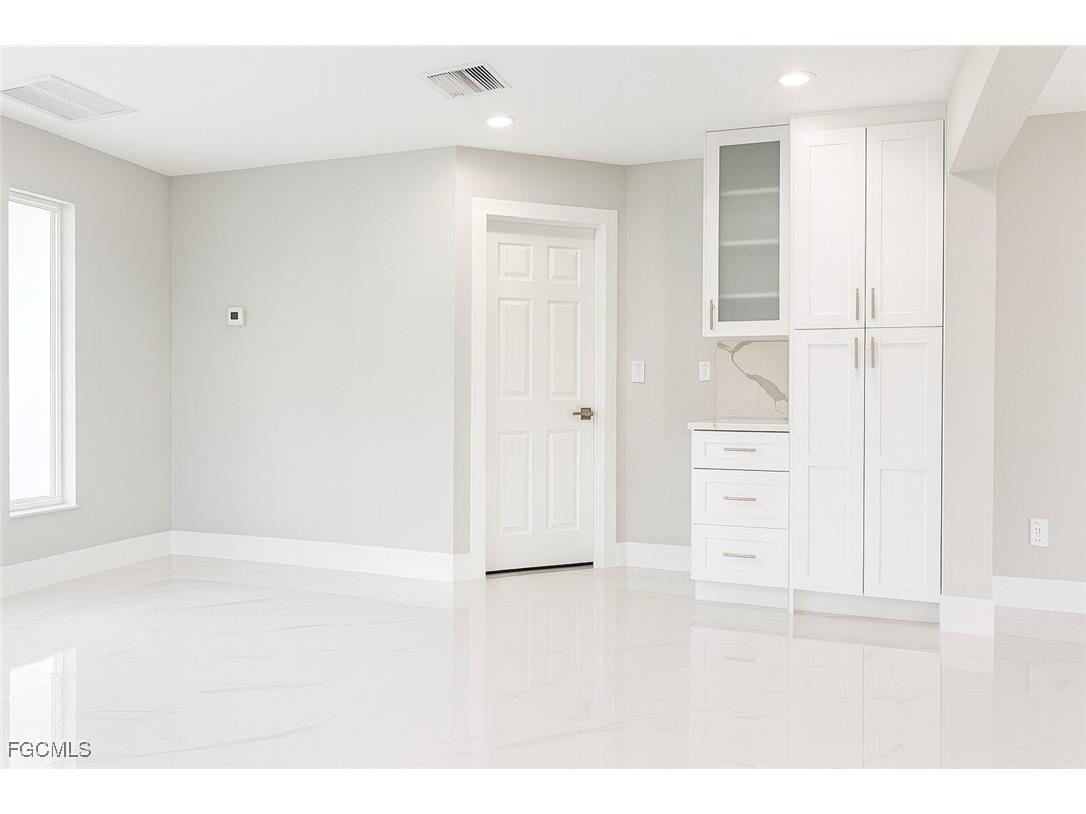 2210 SE 27th Terrace Cape Coral FL 33904 2025023435 image6