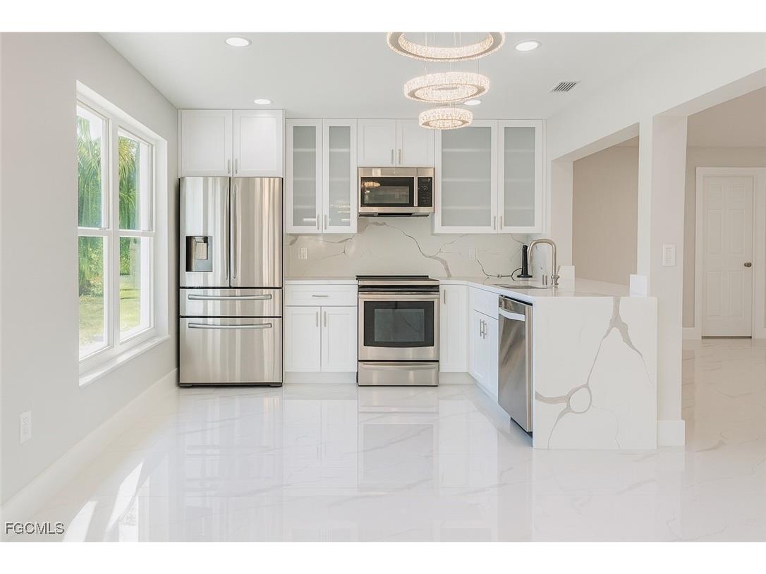 2210 SE 27th Terrace Cape Coral FL 33904 2025023435 image7