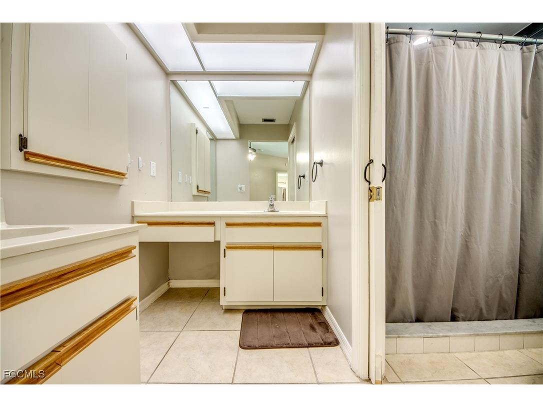 2210 SE 8th Terrace Cape Coral FL 33990 2025012902 image23