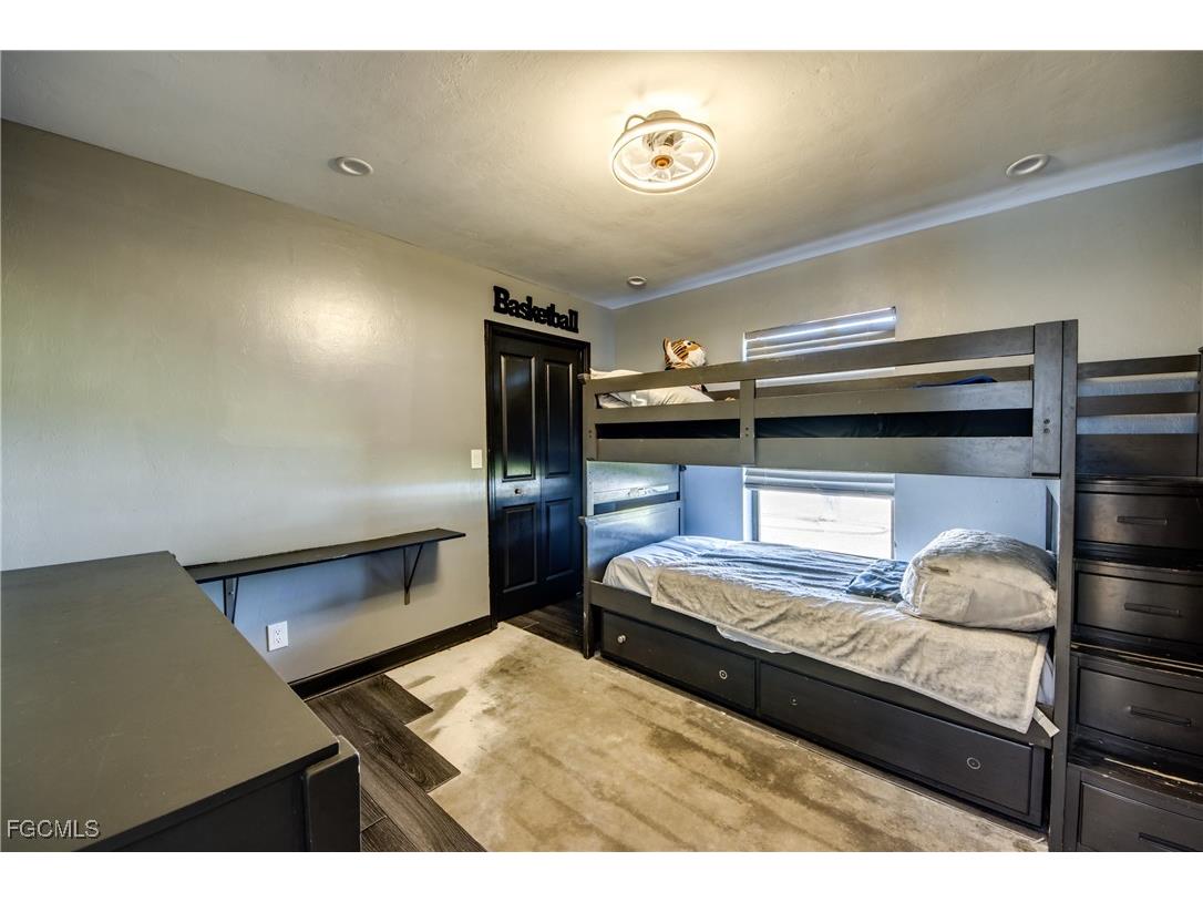 2210 SE 8th Terrace Cape Coral FL 33990 2025012902 image25