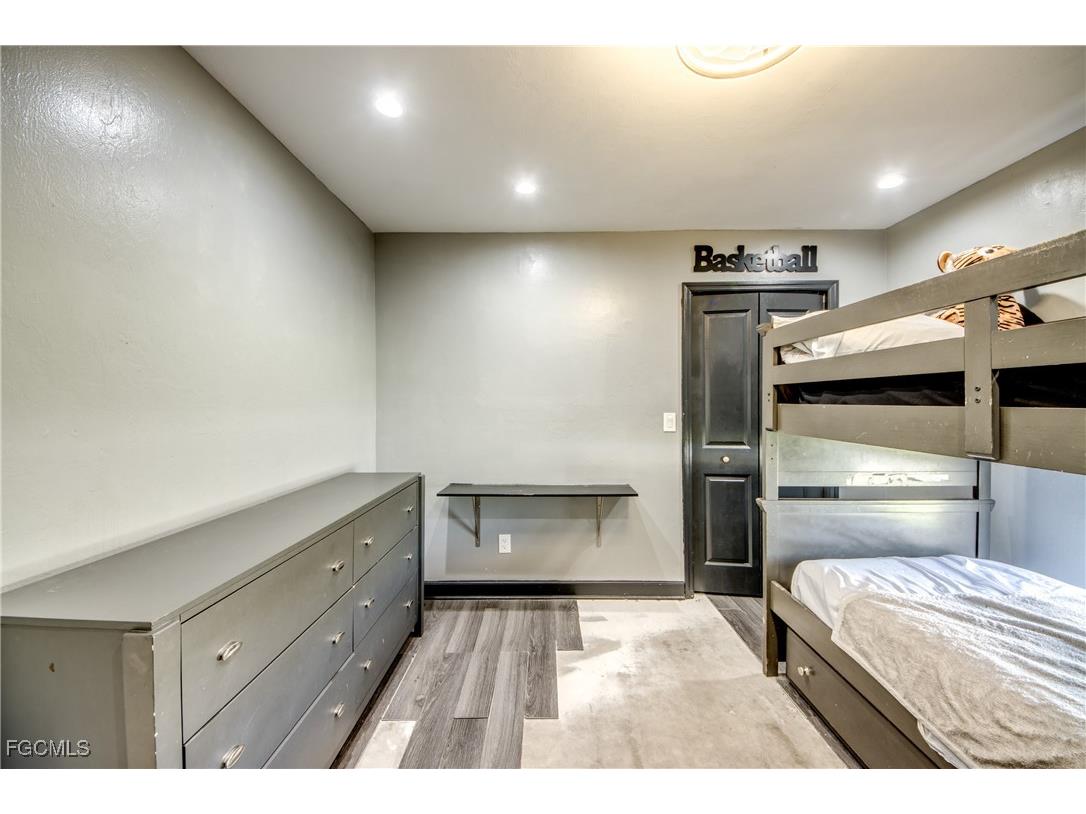 2210 SE 8th Terrace Cape Coral FL 33990 2025012902 image27