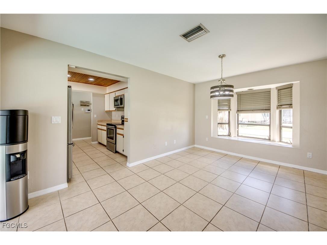 2210 SE 8th Terrace Cape Coral FL 33990 2025012902 image28