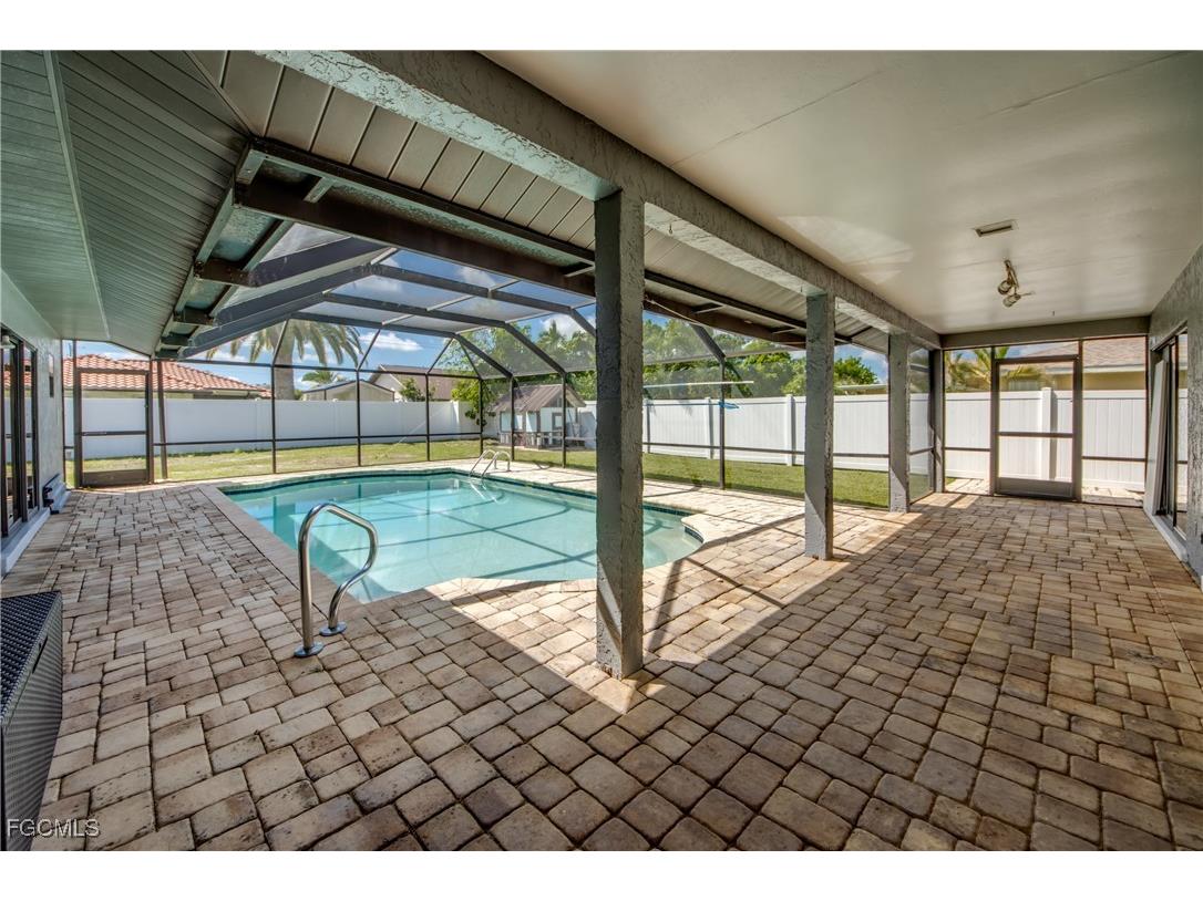 2210 SE 8th Terrace Cape Coral FL 33990 2025012902 image33