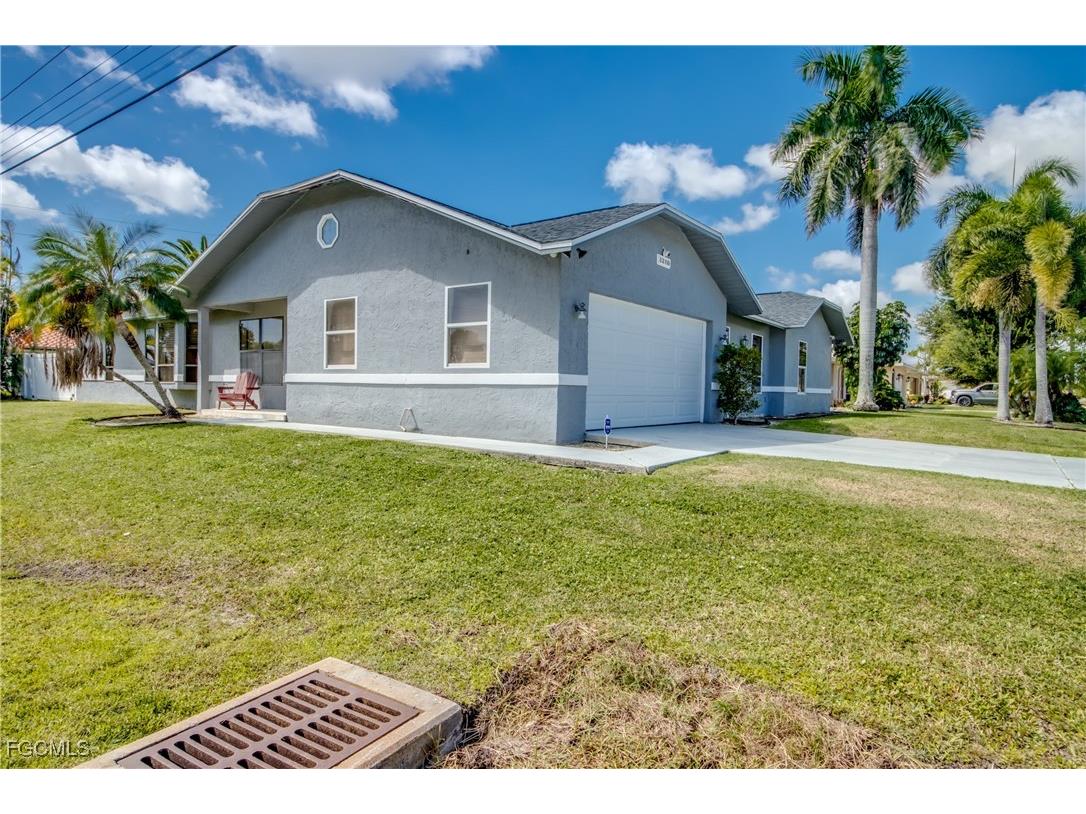 2210 SE 8th Terrace Cape Coral FL 33990 2025012902 image4