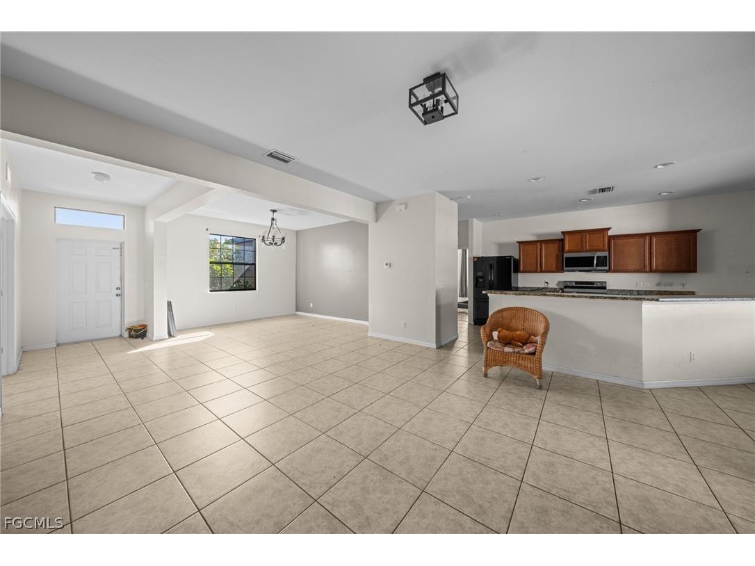 2210 SW 19th Avenue Cape Coral FL 33991 2026007029 image3