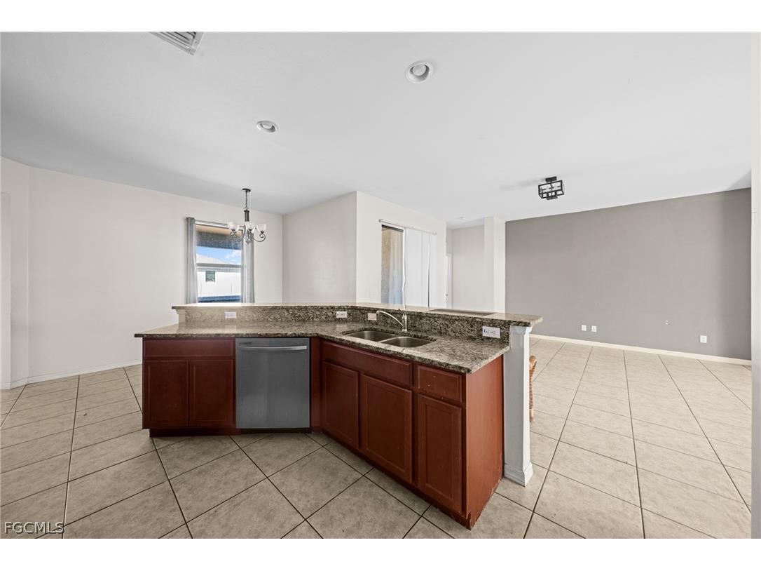 2210 SW 19th Avenue Cape Coral FL 33991 2026007029 image7