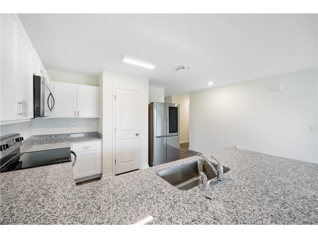 2210 SW 4th Street Cape Coral FL 33991 2026012745 image7