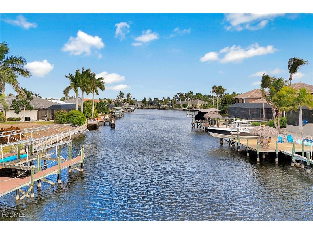 2210 SW 52nd Lane Cape Coral FL 33914 2025023365 image4