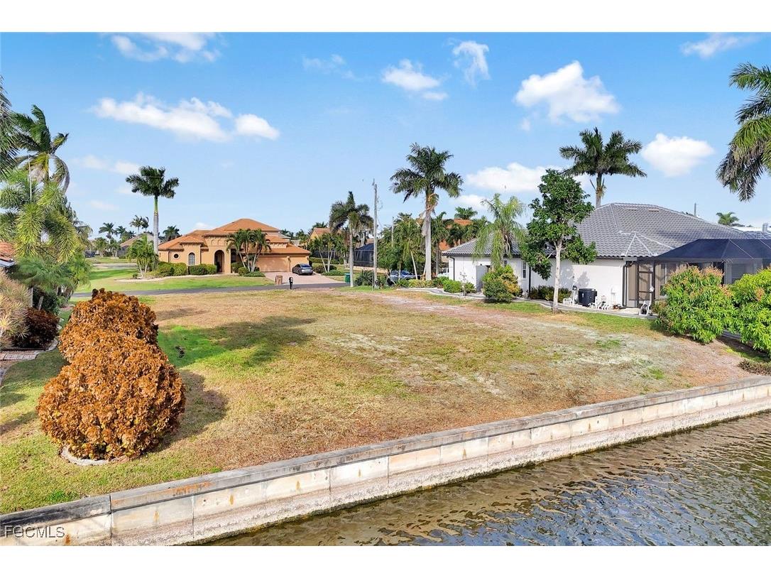 2210 SW 52nd Lane Cape Coral FL 33914 2025023365 image5