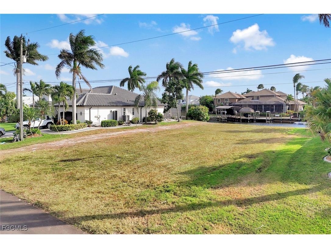 2210 SW 52nd Lane Cape Coral FL 33914 2025023365 image7