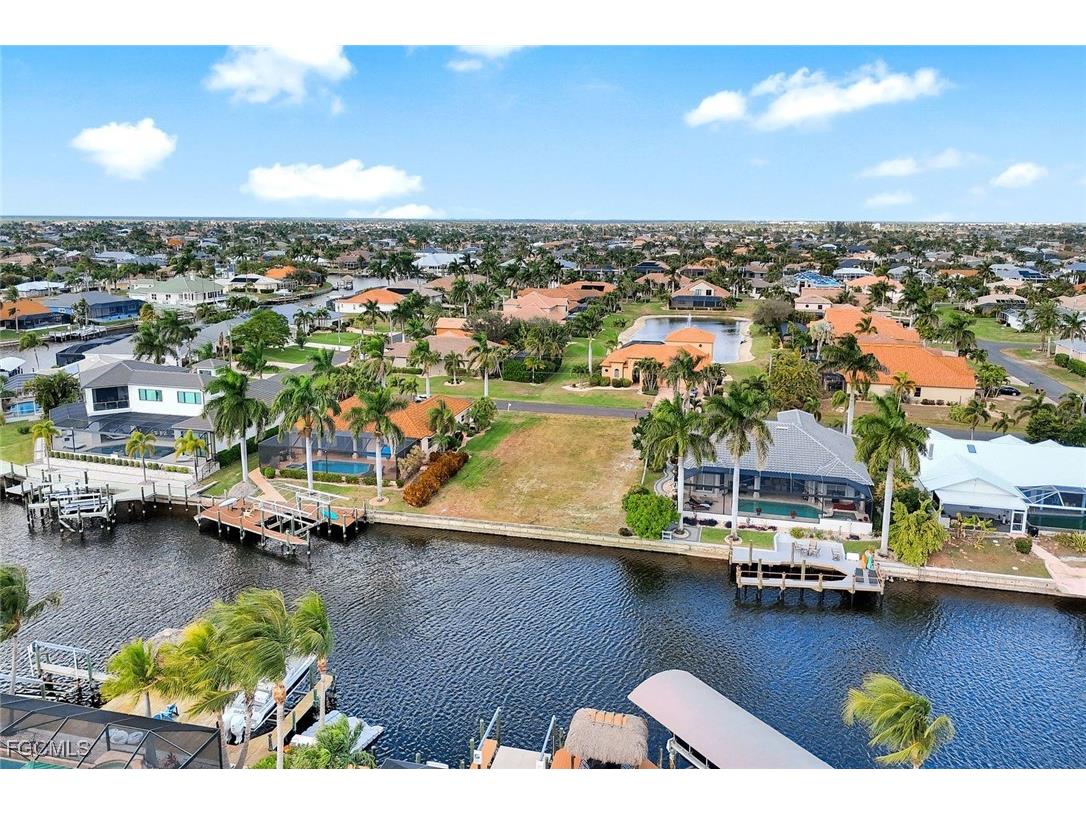 2210 SW 52nd Lane Cape Coral FL 33914 2025023365 image9