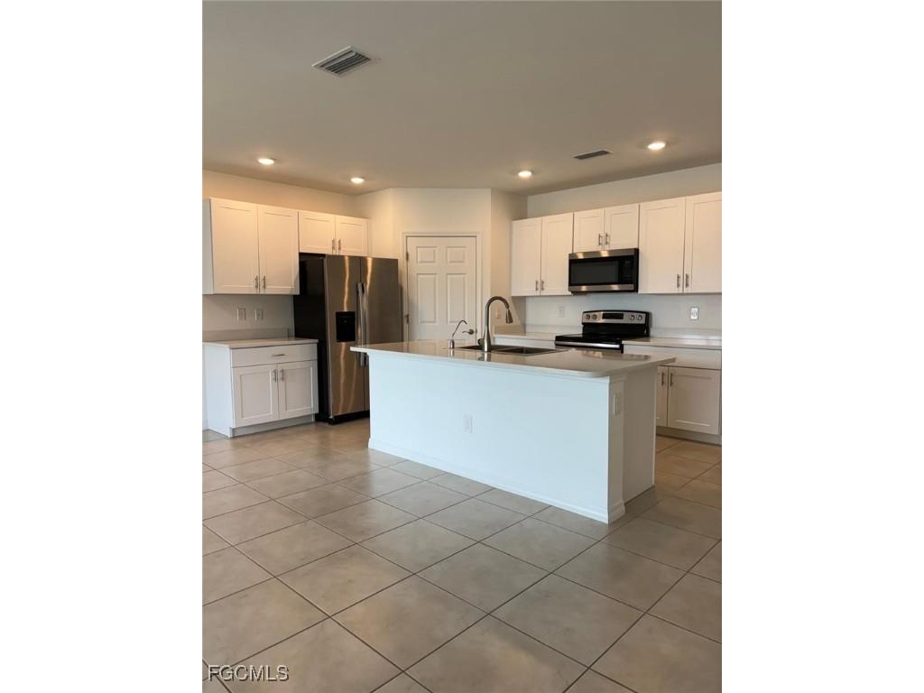 2211 NW 23rd Terrace Cape Coral FL 33993 2025019290 image3