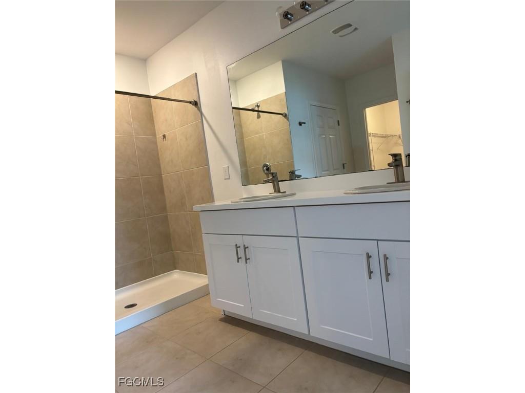 2211 NW 23rd Terrace Cape Coral FL 33993 2025019290 image6