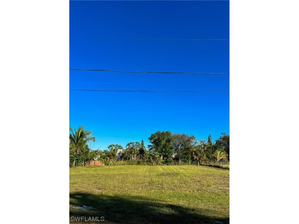 2211 Safe Harbour Court Alva FL 33920 223093273 image1