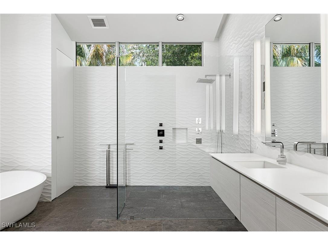 2211 South Winds Drive Naples FL 34102 225082497 image23