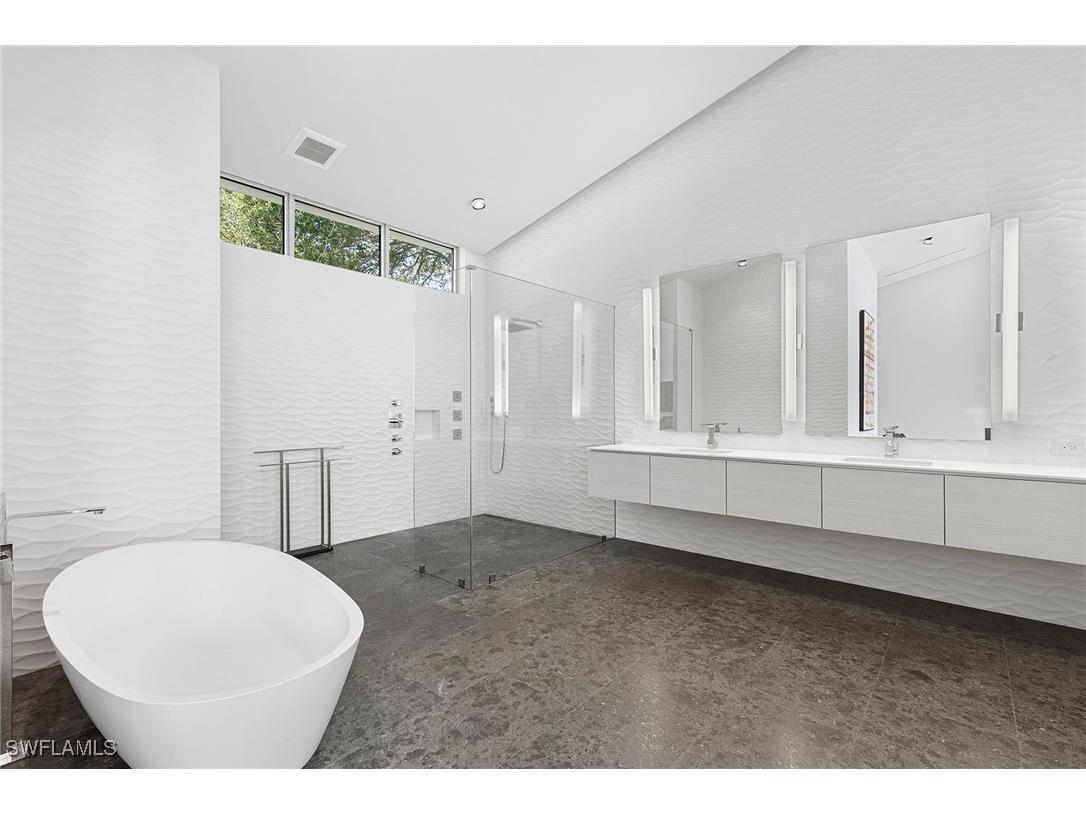 2211 South Winds Drive Naples FL 34102 225082497 image27