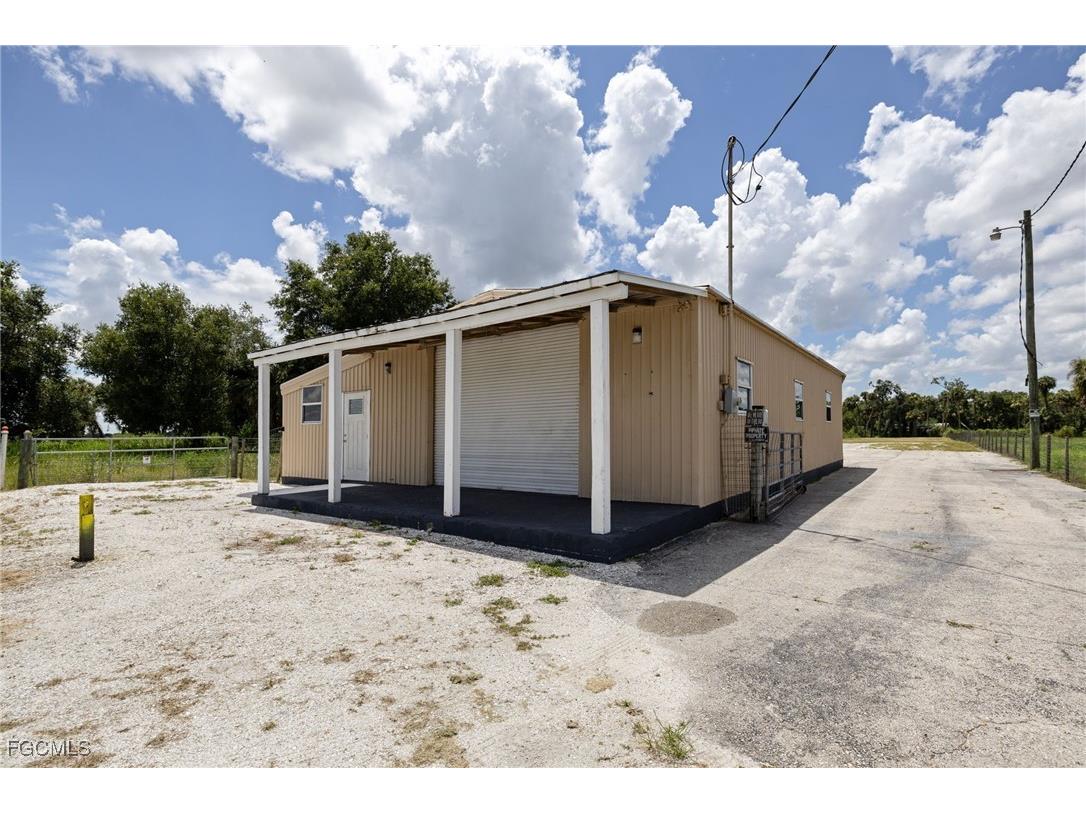 22110 Palm Beach Boulevard Alva FL 33920 2026006174 image1